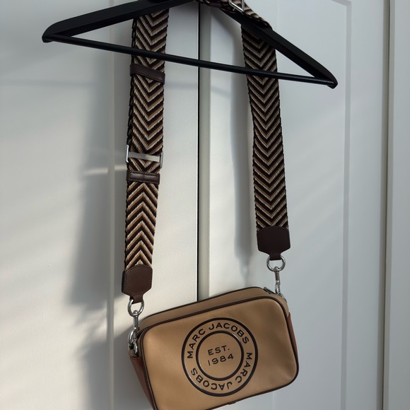 Marc Jacobs Handbags - Marc Jacobs Flash Leather Crossbody Bag